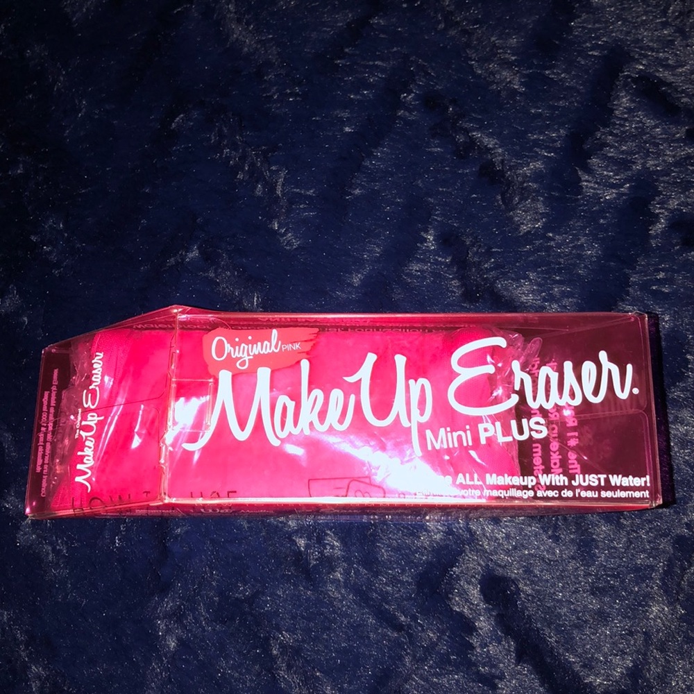 Brandnew Makeup Eraser original box & packaging.